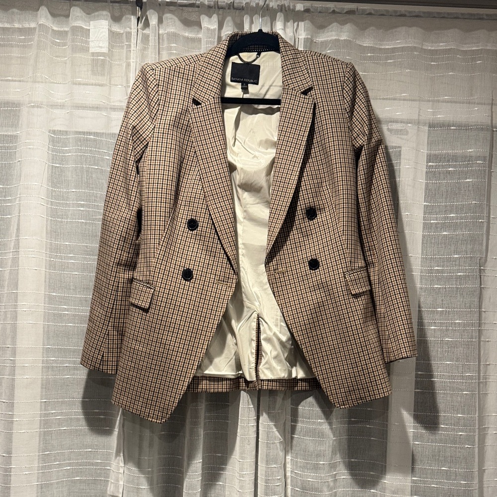 Banana Republic Black and Cream Blazer